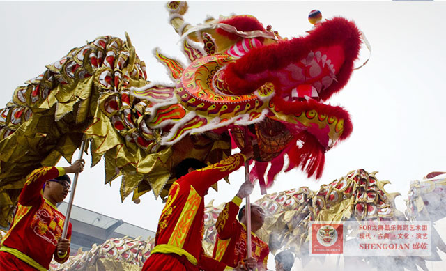 開業(yè)舞龍，金龍飛舞